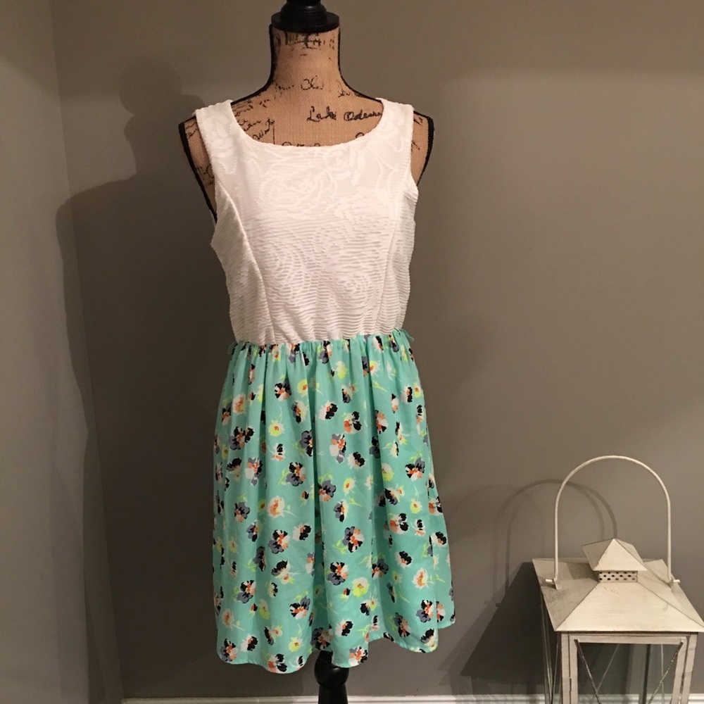 Beautiful open back dress size XL